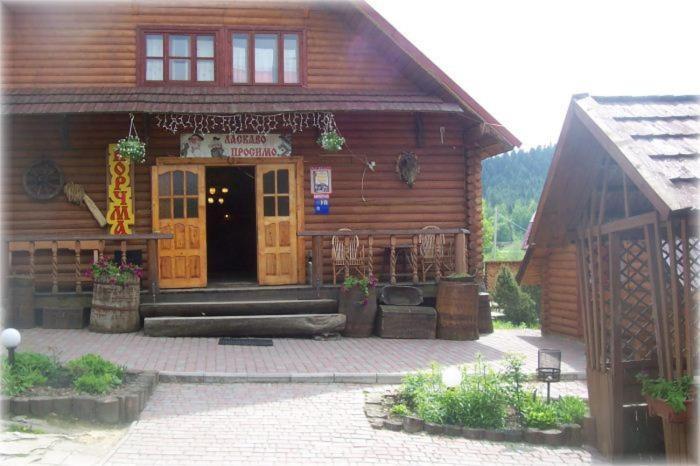 Boykivskiy Dvir Hotel Yasenitsa Zamkova Exterior foto