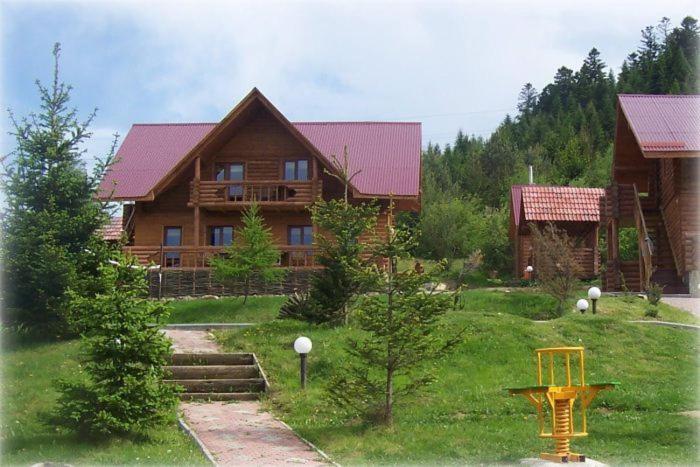 Boykivskiy Dvir Hotel Yasenitsa Zamkova Exterior foto