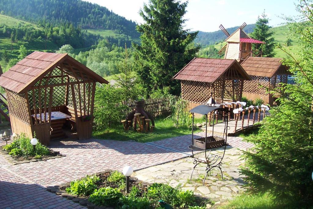 Boykivskiy Dvir Hotel Yasenitsa Zamkova Exterior foto